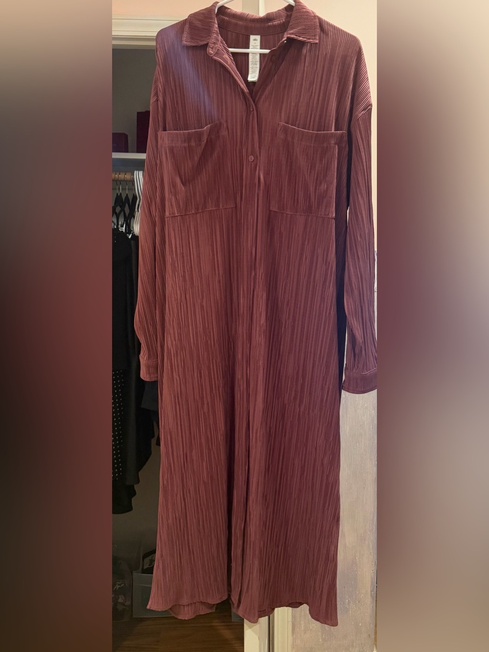 ALO micro plisse shirt dress size M - Picture 4 of 8